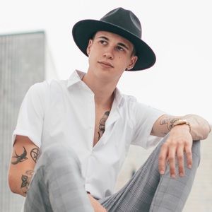 Meet your Posher, Jet